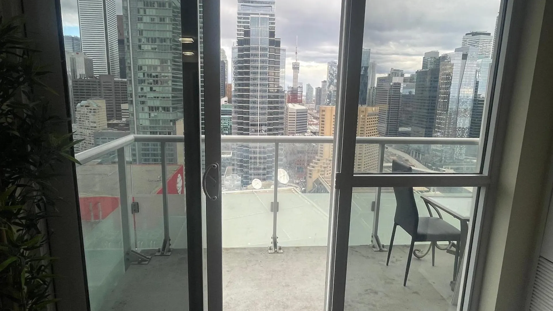 300 Front St West Aparthotel Toronto
